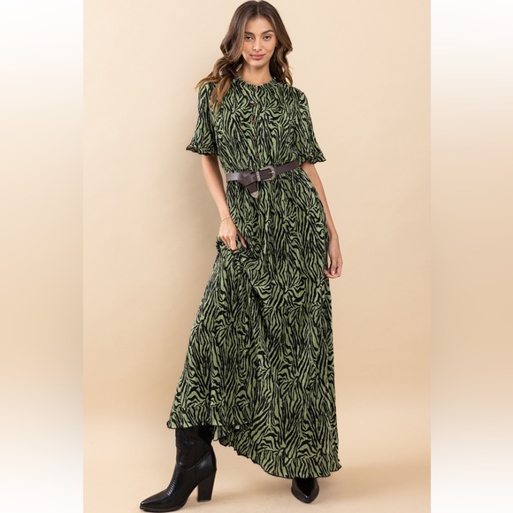 21 Beautiful Boho Floral Print Striped Velvet Maxi Dress - Picture 3 of 6